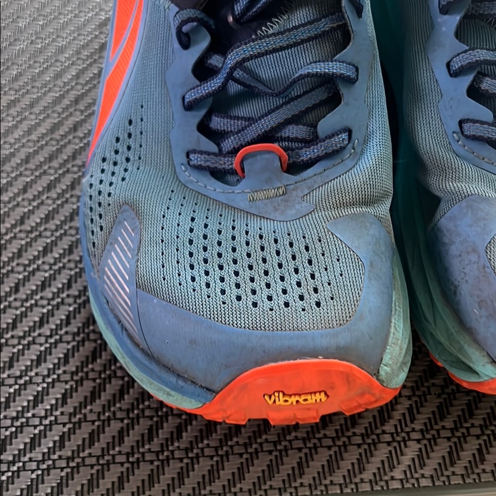 Men’s Altra Olympus 5 Trail Running Shoe - Picture 3 of 11